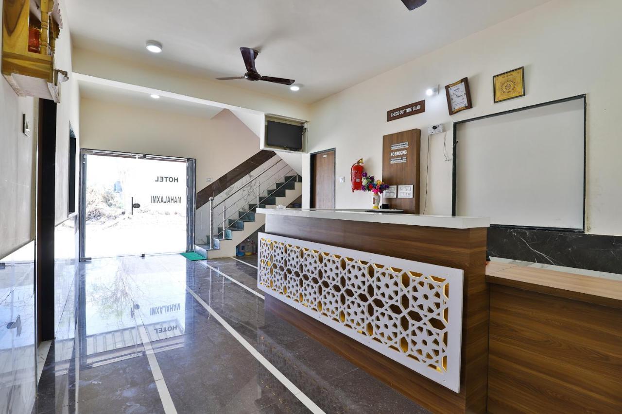 SPOT ON 37366 Hotel Mahalaxmi Dwārka Bagian luar foto